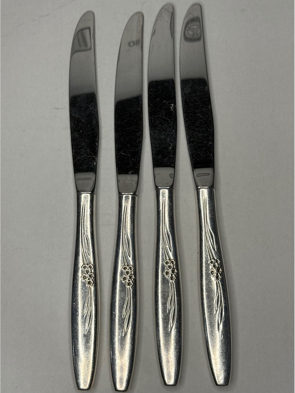 Vintage Oneida Community Enchantment Gentle Rose Silverplate 4 Butter Knife Lot